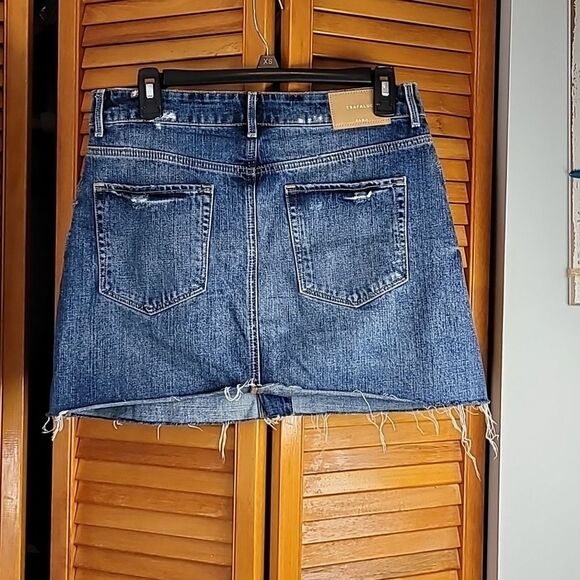 ZARA Women's Skirt Size M Cotton ButtonFLY DISTRESSED JEAN Denim Skirt - Picture 3 of 7